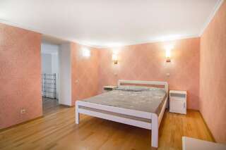 Апартаменты Deribasivska Apartment With Spa Bath Одесса Апартаменты-14