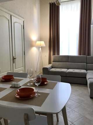 Апартаменты Deribasivska Apartment With Spa Bath Одесса Апартаменты-2