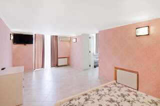 Апартаменты Deribasivska Apartment With Spa Bath Одесса Апартаменты-9